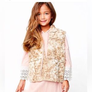 Hayden Girls Vest Size 9-10